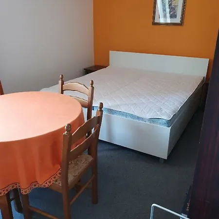 Library Apartman شقة *